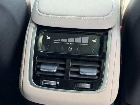 New 2026 Volvo XC90 T8 Ultra w/ Lounge Package AWD/4WD image 10