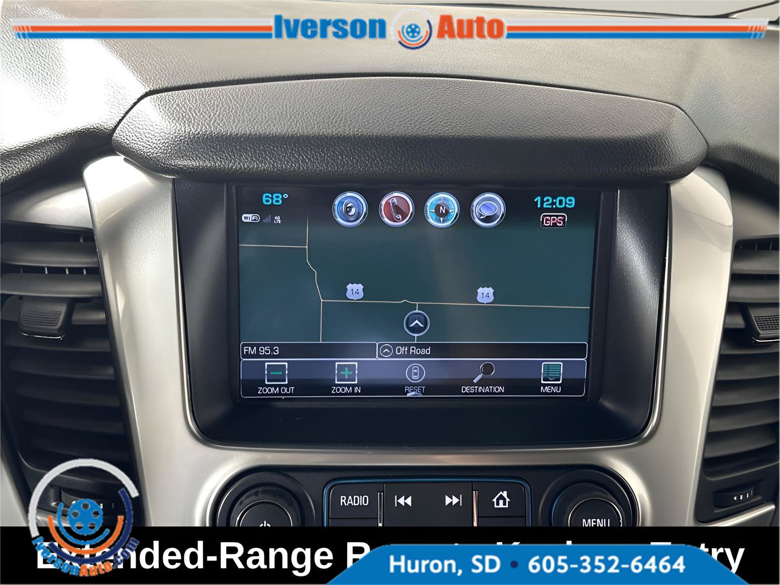 Used 2020 Chevrolet Suburban LT w/ Max Trailering Package AWD/4WD image 22