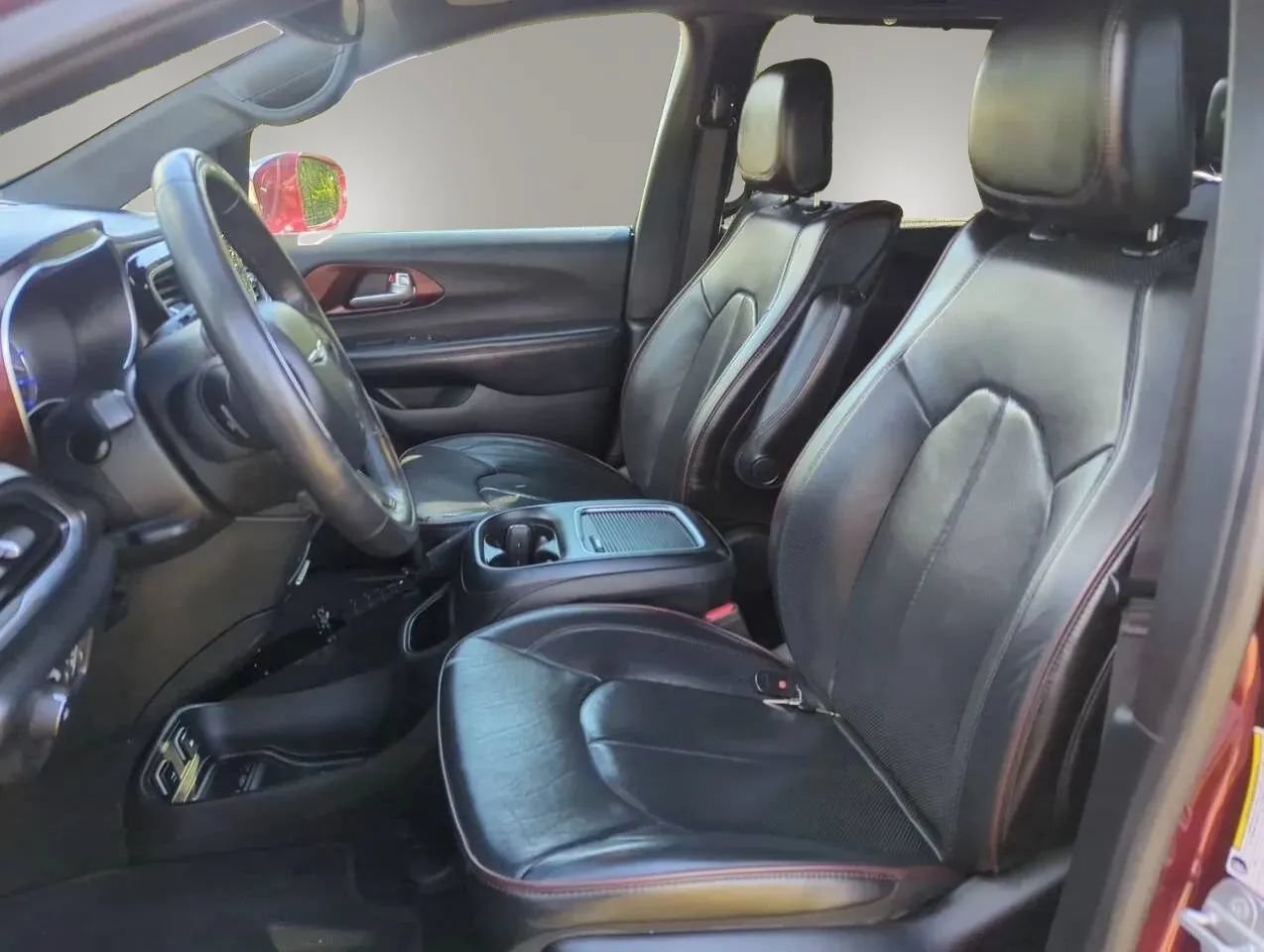 Used 2020 Chrysler Pacifica Limited FWD image 11