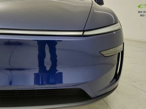 Used 2026 Tesla Model Y 2WD image 41