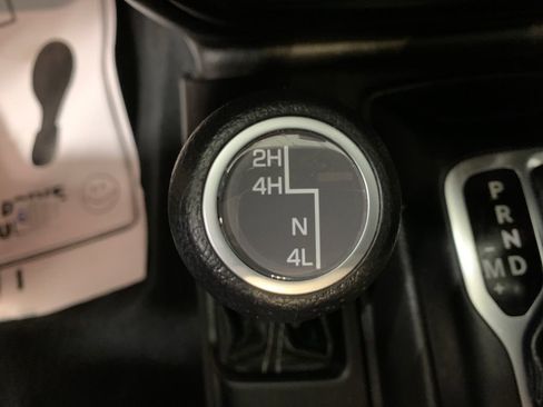 Used 2022 Jeep Gladiator Overland image 28