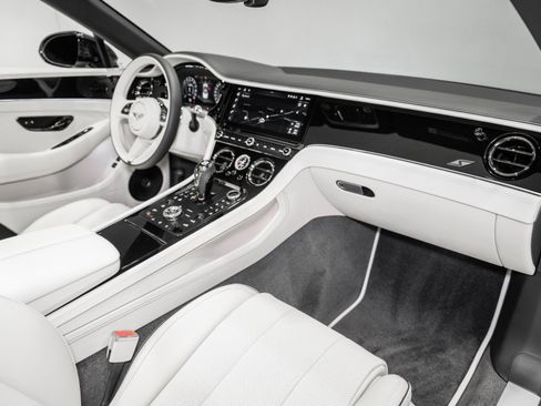 New 2026 Bentley Continental GTC AWD/4WD image 4