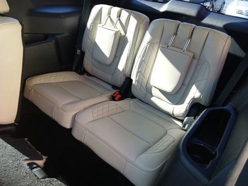 Used 2016 Ford Explorer Platinum image 15