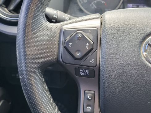 Used 2018 Toyota Tacoma TRD Off-Road w/ Technology Package AWD/4WD image 14