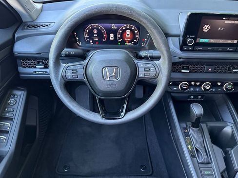 Certified 2025 Honda Accord SE image 11