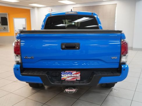 Used 2021 Toyota Tacoma Limited AWD/4WD image 9