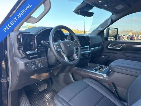 Used 2024 Chevrolet Silverado 3500 LTZ w/ LTZ Plus Package image 9