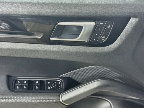 Certified 2023 Porsche Cayenne AWD/4WD image 11