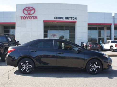 Used 2017 Toyota Corolla LE image 1