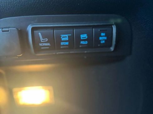 Used 2016 Ford Explorer Limited image 34