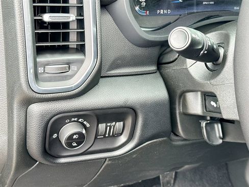 New 2026 RAM 3500 Laramie AWD/4WD image 10