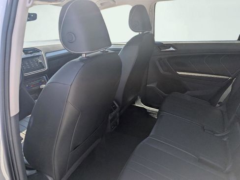 Used 2022 Volkswagen Tiguan SE AWD/4WD image 17