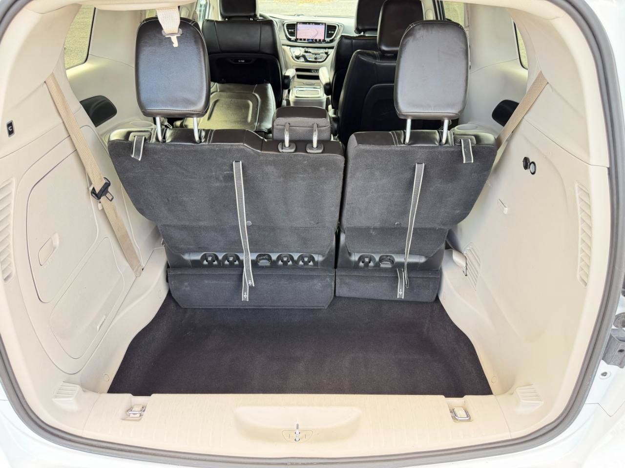Used 2024 Chrysler Pacifica Limited FWD image 38