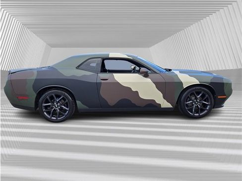 Used 2019 Dodge Challenger SXT w/ Blacktop Package image 3