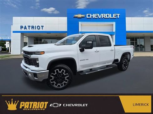 Used 2025 Chevrolet Silverado 2500 LT w/ Convenience Package AWD/4WD image 1