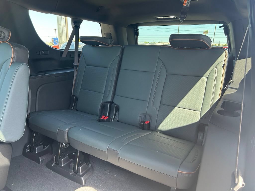 New 2026 GMC Yukon XL AT4 AWD/4WD image 13