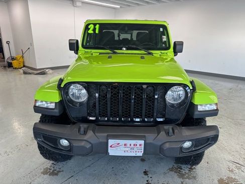 Used 2021 Jeep Gladiator Willys image 3