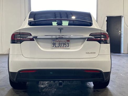 Used 2020 Tesla Model X Long Range image 3
