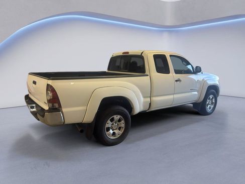 Used 2011 Toyota Tacoma 4x4 Access Cab w/ SR5 Pkg #2 image 10