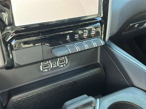 Used 2023 RAM 1500 Laramie AWD/4WD image 17
