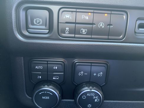 Used 2023 Chevrolet Tahoe RST w/ Luxury Package image 10