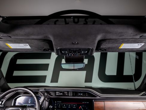 Used 2025 GMC Sierra 3500 Denali Ultimate image 9