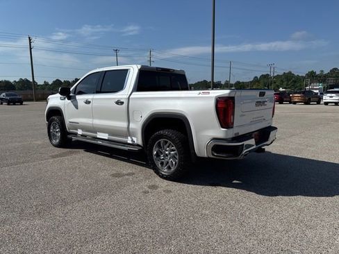 Used 2022 GMC Sierra 1500 SLT w/ SLT Premium Plus Package AWD/4WD image 5