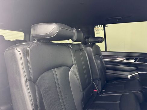 Used 2024 Jeep Wagoneer 2WD image 30