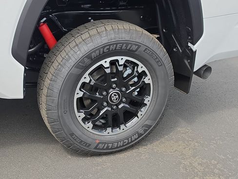 New 2026 Toyota Tundra SR5 AWD/4WD image 10