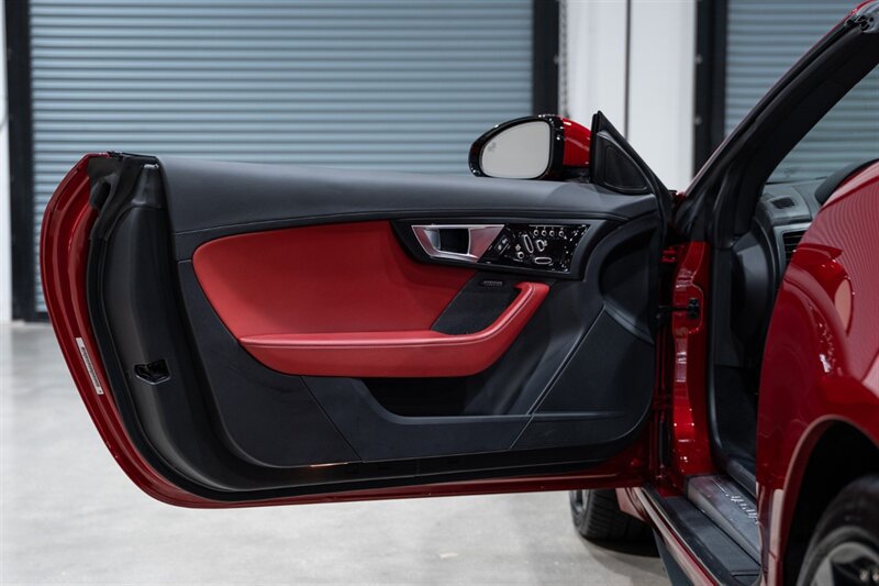 Used 2015 Jaguar F-TYPE S RWD image 27