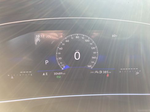 Certified 2024 Volkswagen Tiguan SE image 18