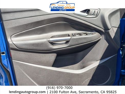 Used 2018 Ford Escape SE w/ SE Sync 3 Package AWD/4WD image 19