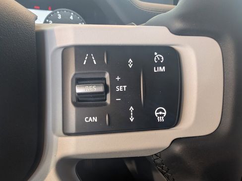 New 2026 Land Rover Defender 130 X-Dynamic SE image 18