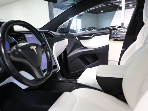 Used 2018 Tesla Model X 100D AWD/4WD image 25