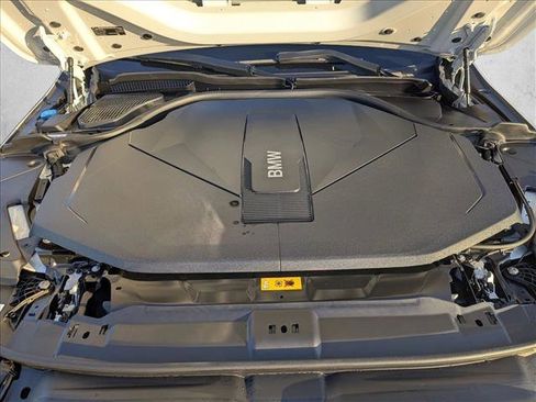 Used 2025 BMW i5 eDrive40i w/ Premium Package image 23