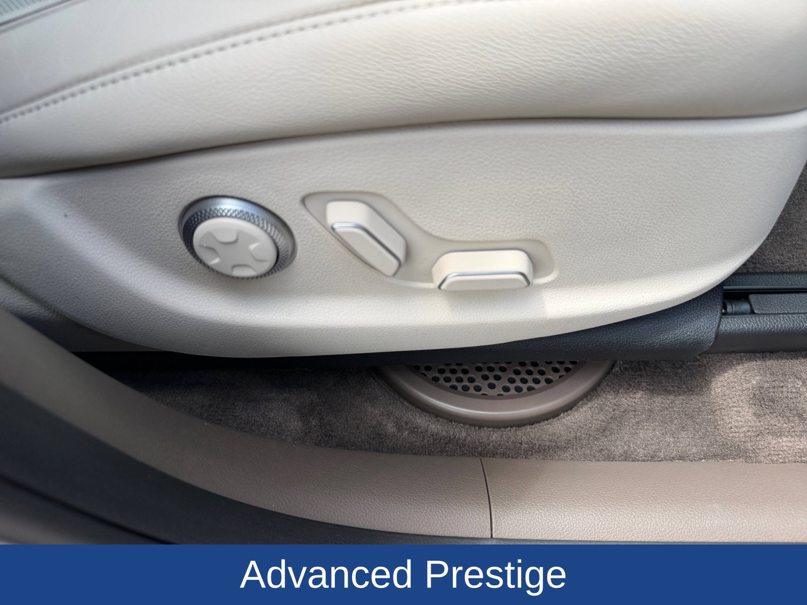 Used 2022 Genesis GV80 2.5T w/ Prestige Package 04 AWD/4WD image 12