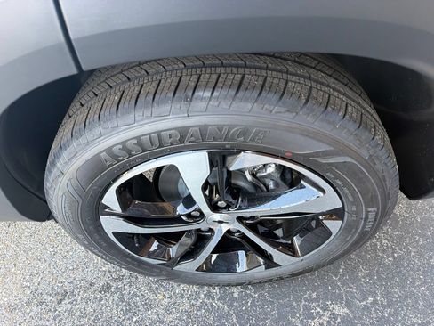 New 2026 Chevrolet Trax RS w/ Sunroof Package FWD image 10