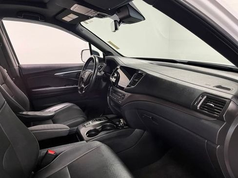 Used 2023 Honda Passport EX-L image 11