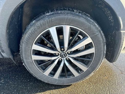 Used 2023 Nissan Pathfinder Platinum image 19