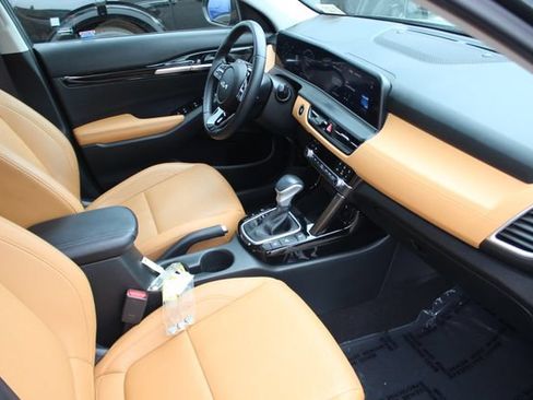 Certified 2024 Kia Seltos EX AWD/4WD image 34