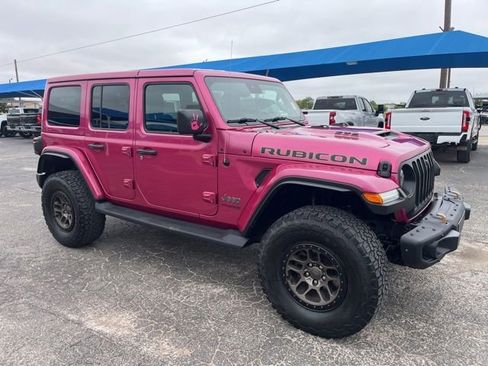 Used 2022 Jeep Wrangler Unlimited Rubicon w/ Xtreme Recon 35" Tire Package AWD/4WD image 3