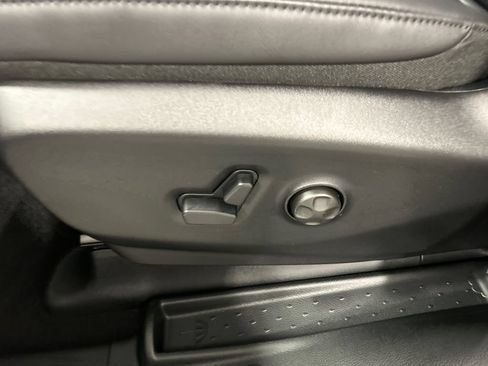 New 2027 Chrysler Pacifica Select FWD image 17