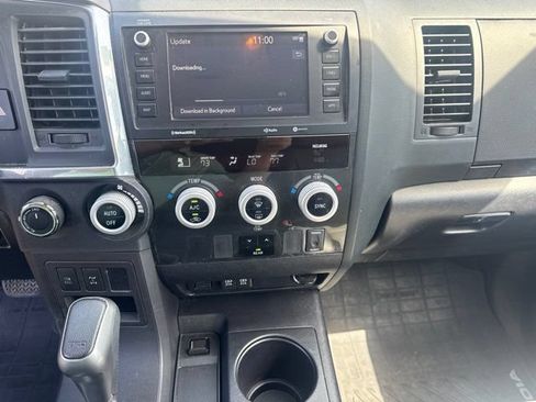Used 2022 Toyota Sequoia TRD Sport AWD/4WD image 7