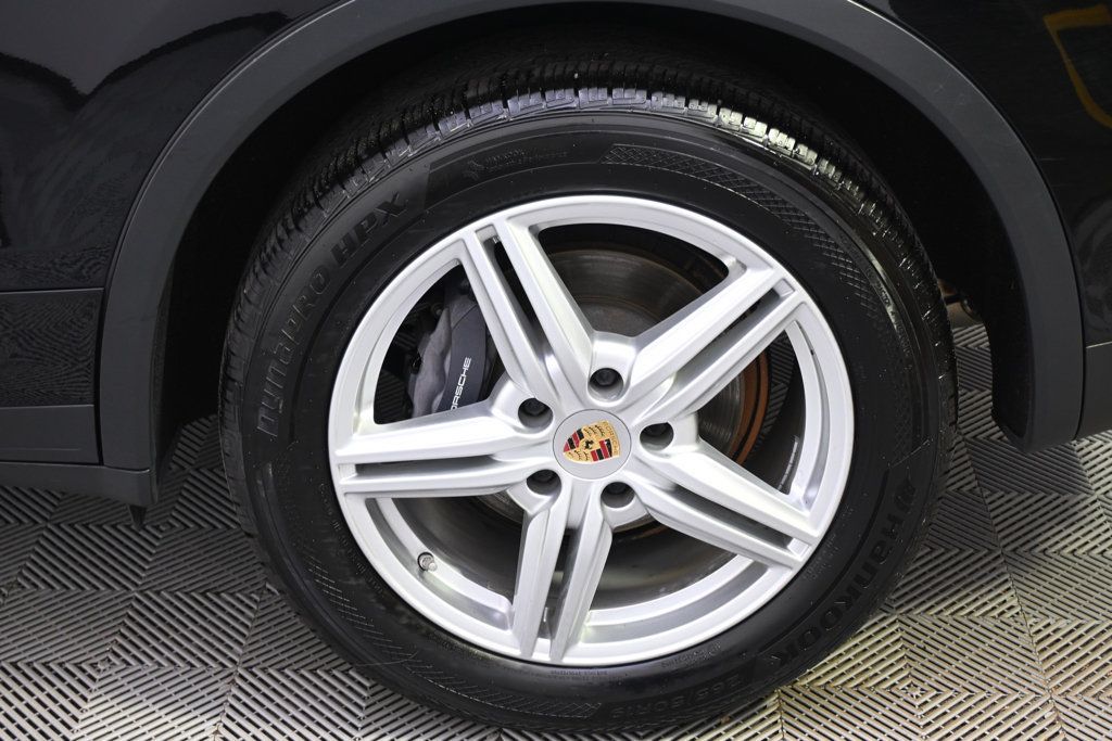 Used 2014 Porsche Cayenne Platinum Edition AWD/4WD image 20