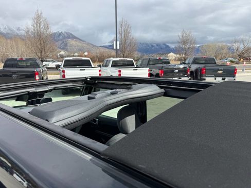 Used 2025 Jeep Wrangler Unlimited Sahara w/ Safety Group image 29