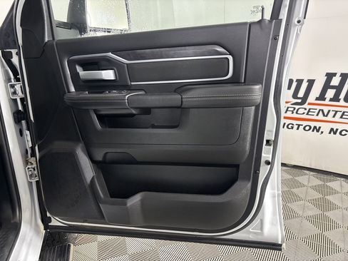 Used 2024 RAM 3500 SLT image 23