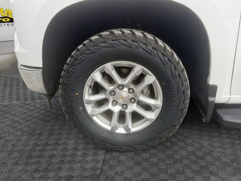 Used 2025 Chevrolet Silverado 1500 LT AWD/4WD image 14
