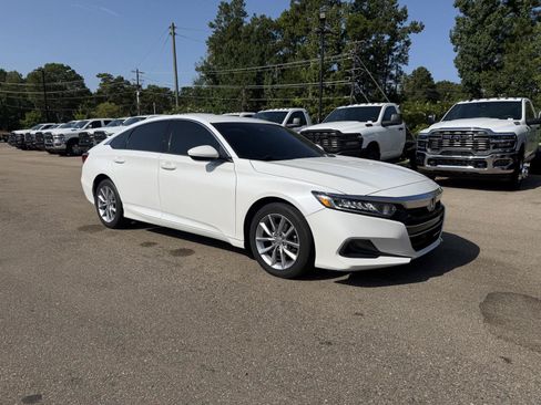 Used 2021 Honda Accord LX image 3