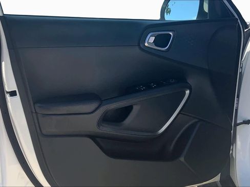 Used 2021 Kia Soul S FWD image 22