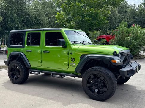 Used 2018 Jeep Wrangler Unlimited Sport S AWD/4WD image 17